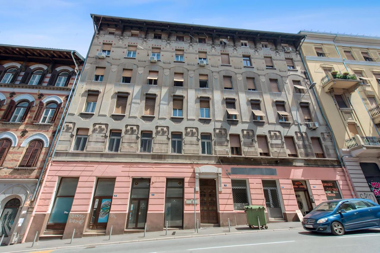 The Grand Mansion Residence On La Guardia Рийека Екстериор снимка